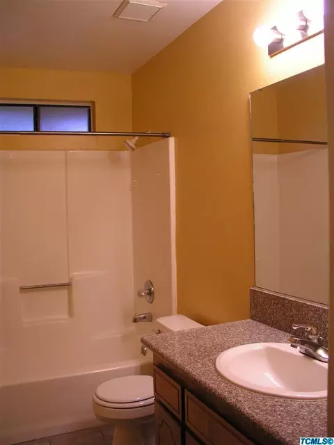 2542 E Parker Ct, Visalia, CA 93292 photo 11