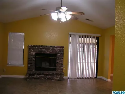 2542 E Parker Ct, Visalia, CA 93292 photo 6