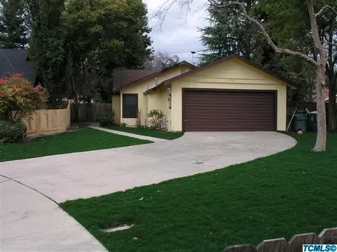 2542 E Parker Ct, Visalia, CA 93292 photo 3