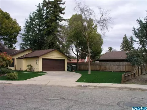 2542 E Parker Ct, Visalia, CA 93292 photo 2