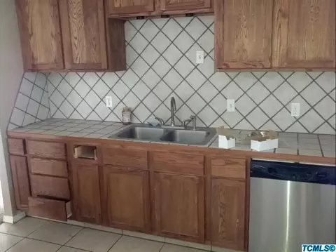 319 Peach St, Exeter, CA 93221 photo 2