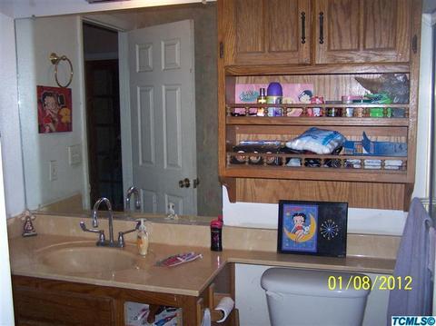 635 E Harold, Visalia, CA 93292 photo 8