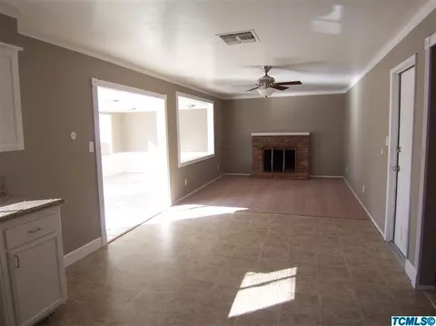 1763 E Sonora Ave, Tulare, CA 93274 photo 4