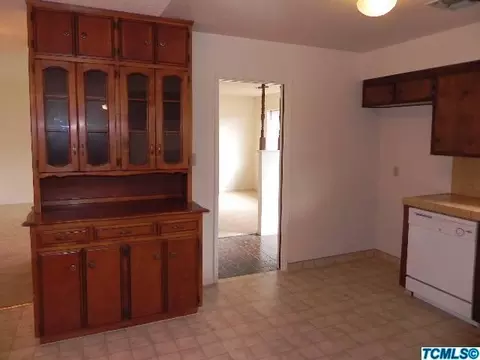 702 E Sycamore Ave, Reedley, CA 93654 photo 4