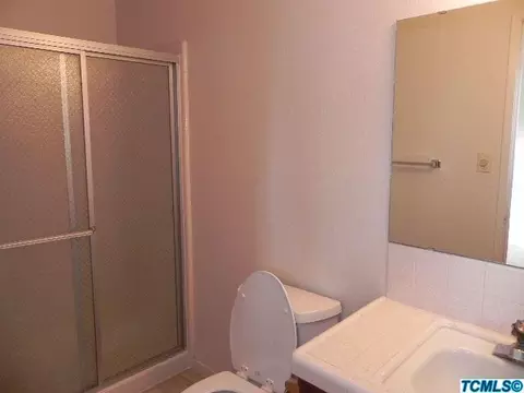 702 E Sycamore Ave, Reedley, CA 93654 photo 9