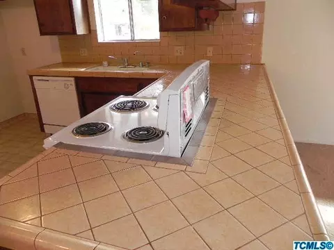 702 E Sycamore Ave, Reedley, CA 93654 photo 5