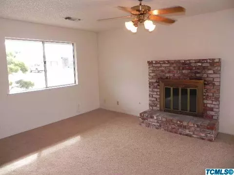 702 E Sycamore Ave, Reedley, CA 93654 photo 7