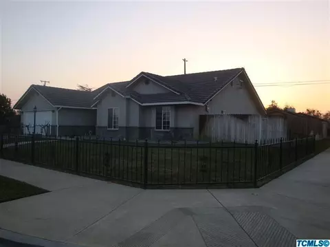 903 Himalaya Dr, Lemoore, CA 93245 photo 3