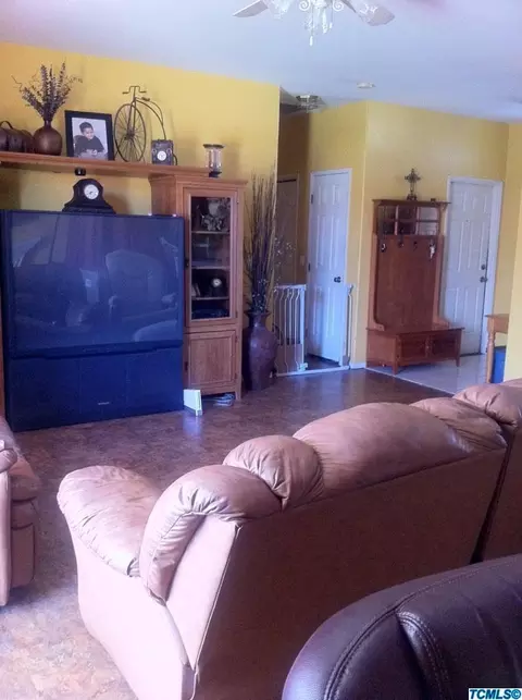 687 Wexford, Lemoore, CA 93245 photo 6