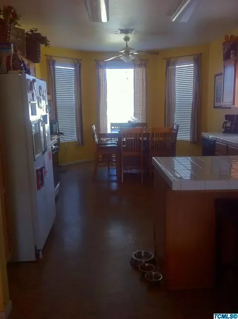 687 Wexford, Lemoore, CA 93245 photo 3