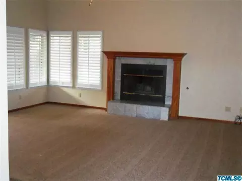 2224 E Kaweah Ct, Visalia, CA 93292 photo 4