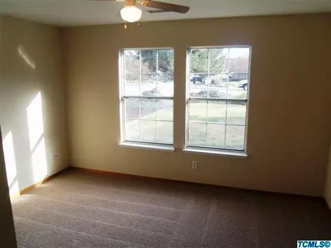 2224 E Kaweah Ct, Visalia, CA 93292 photo 10