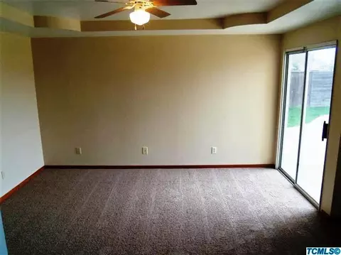 2224 E Kaweah Ct, Visalia, CA 93292 photo 14