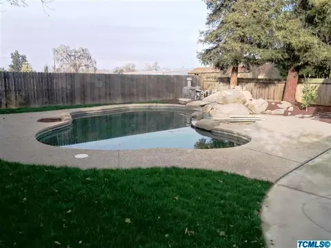2224 E Kaweah Ct, Visalia, CA 93292 photo 16