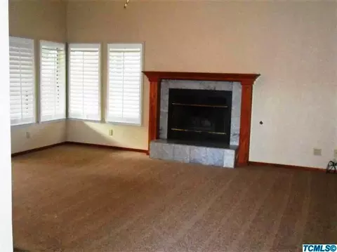 2224 E Kaweah Ct, Visalia, CA 93292 photo 5