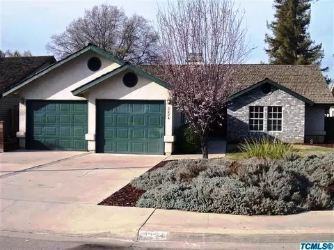 2224 E Kaweah Ct, Visalia, CA 93292 photo 2