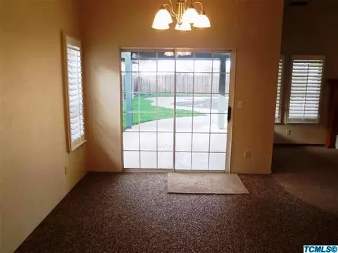 2224 E Kaweah Ct, Visalia, CA 93292 photo 8