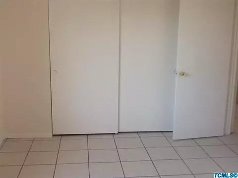 958 E Bent Ranch Ave, Earlimart, CA 93219 photo 7