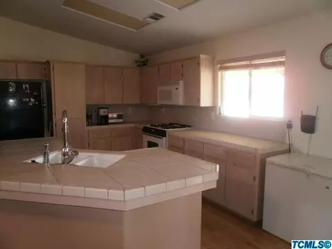 2550 E Beech Ct, Visalia, CA 93292 photo 15