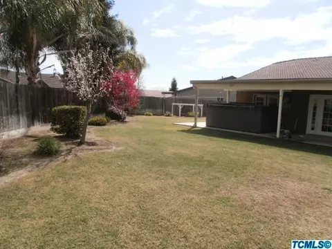 2550 E Beech Ct, Visalia, CA 93292 photo 7