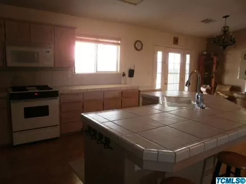 2550 E Beech Ct, Visalia, CA 93292 photo 14