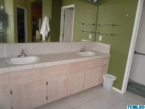 2550 E Beech Ct, Visalia, CA 93292 photo 28
