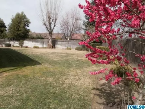2550 E Beech Ct, Visalia, CA 93292 photo 6