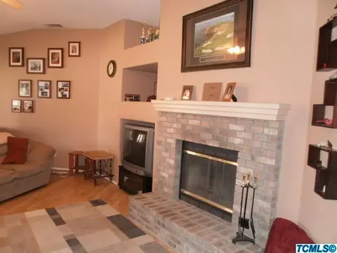 2550 E Beech Ct, Visalia, CA 93292 photo 18