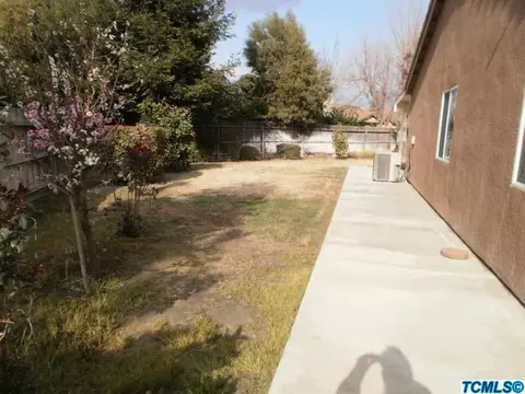 2550 E Beech Ct, Visalia, CA 93292 photo 10