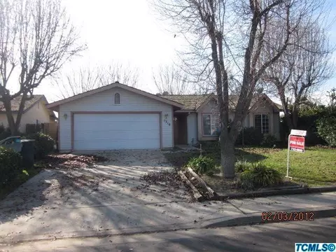 1310 E Gerald Ave, Dinuba, CA 93618 photo 1