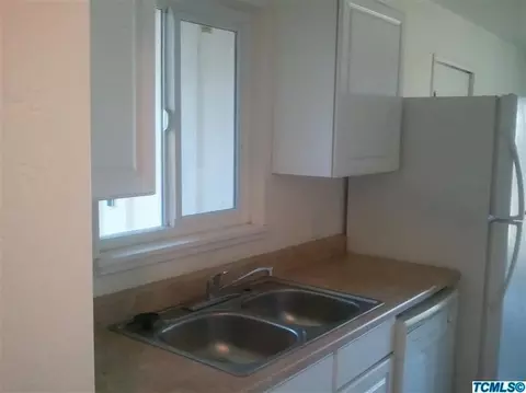 2349 E Sierra Ave, Tulare, CA 93274 photo 7