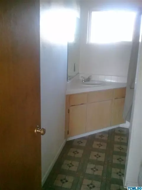 2349 E Sierra Ave, Tulare, CA 93274 photo 12