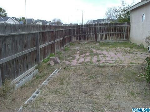 1481 Bay St, Lemoore, CA 93245 photo 3