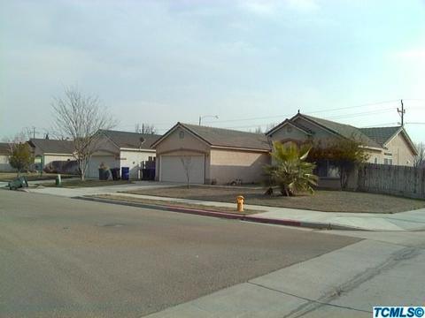 1481 Bay St, Lemoore, CA 93245 photo 1