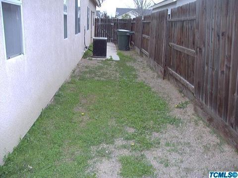 1481 Bay St, Lemoore, CA 93245 photo 4