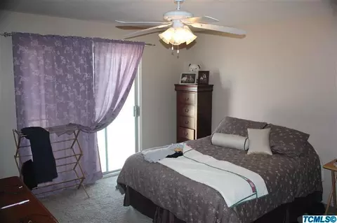 976 E Millwood Dr, Dinuba, CA 93618 photo 7