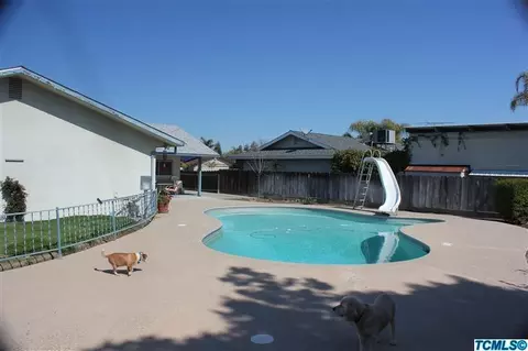 976 E Millwood Dr, Dinuba, CA 93618 photo 6