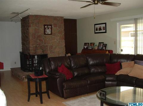 221 Meadow, Lemoore, CA 93245 photo 8