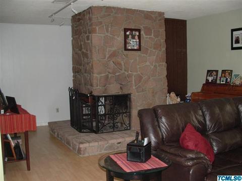 221 Meadow, Lemoore, CA 93245 photo 9