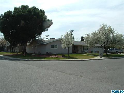 221 Meadow, Lemoore, CA 93245 photo 1