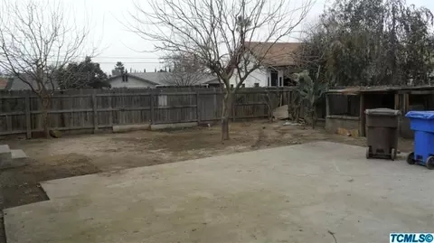 5972 E Latonia Ave, Laton, CA 93242 photo 2