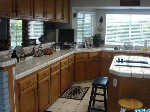 325 E Oak View Ave, Visalia, CA 93277 photo 13