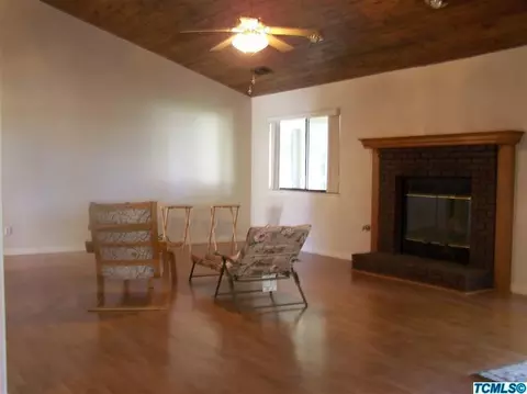 1915 Evergreen Ct, Visalia, CA 93292 photo 6