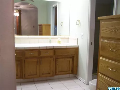 1915 Evergreen Ct, Visalia, CA 93292 photo 9