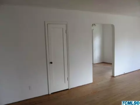 717 Elm St, Hanford, CA 93230 photo 4