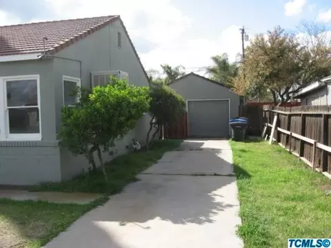 717 Elm St, Hanford, CA 93230 photo 3