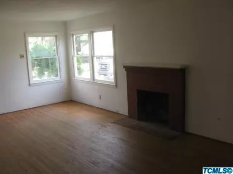 717 Elm St, Hanford, CA 93230 photo 7