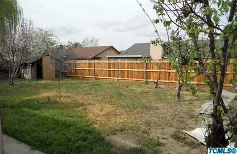 1822 E Levin Ave, Tulare, CA 93274 photo 2