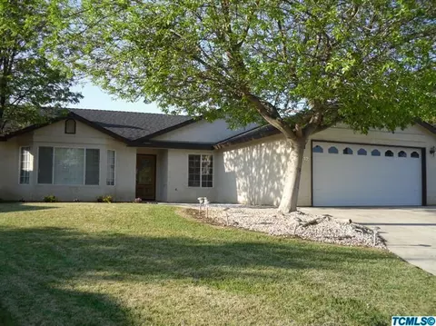 3612 E School Ct, Visalia, CA 93292 photo 1