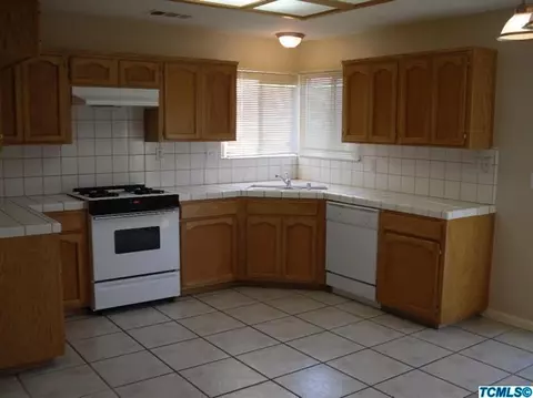 3612 E School Ct, Visalia, CA 93292 photo 8